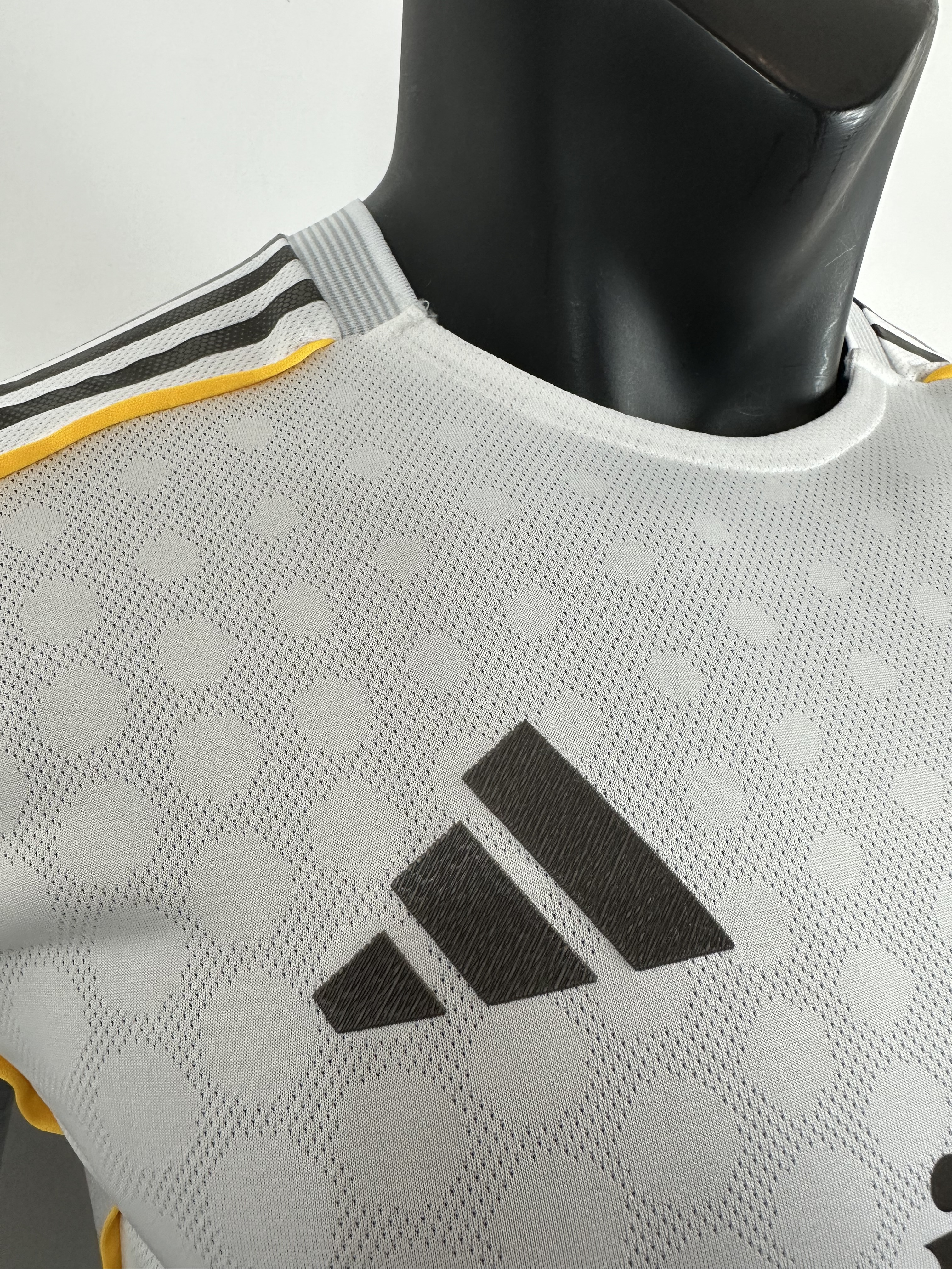 Camiseta Real Madrid Local 25/26